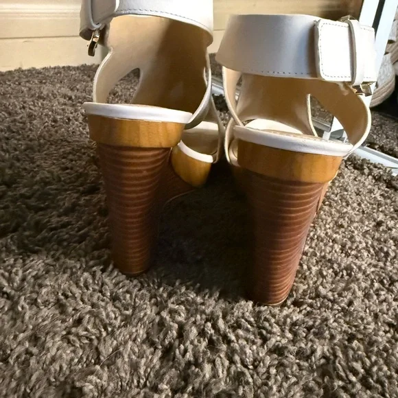 Elegant cream color Wedge Sandals - Picture 4 of 5